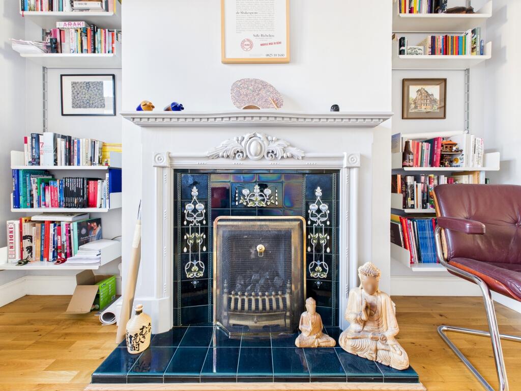 CAM05192G0-PR0185-STILL005