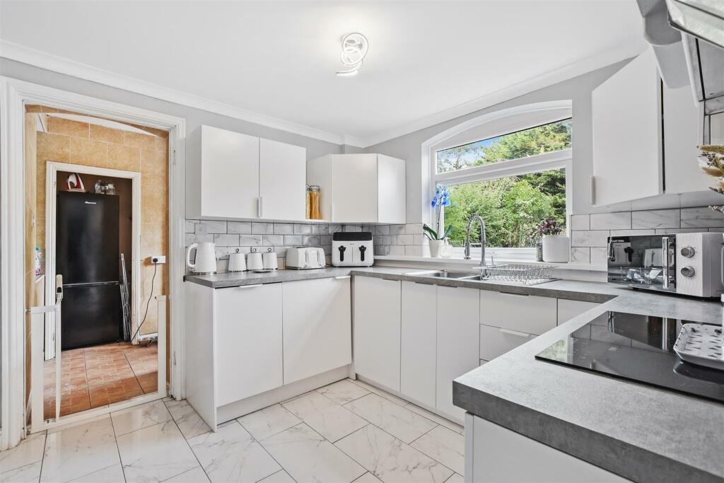 73IrthlingboroughRd12.jpg