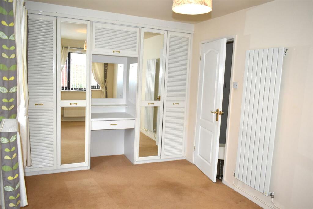 masterbedroom3.JPG