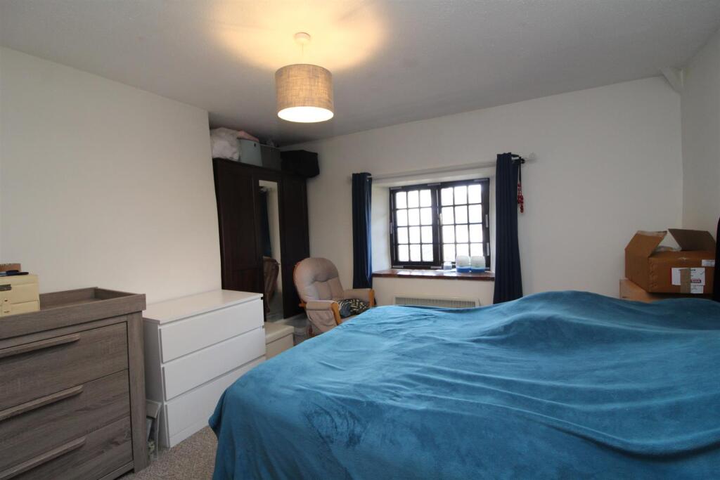 Bedroom 1.JPG