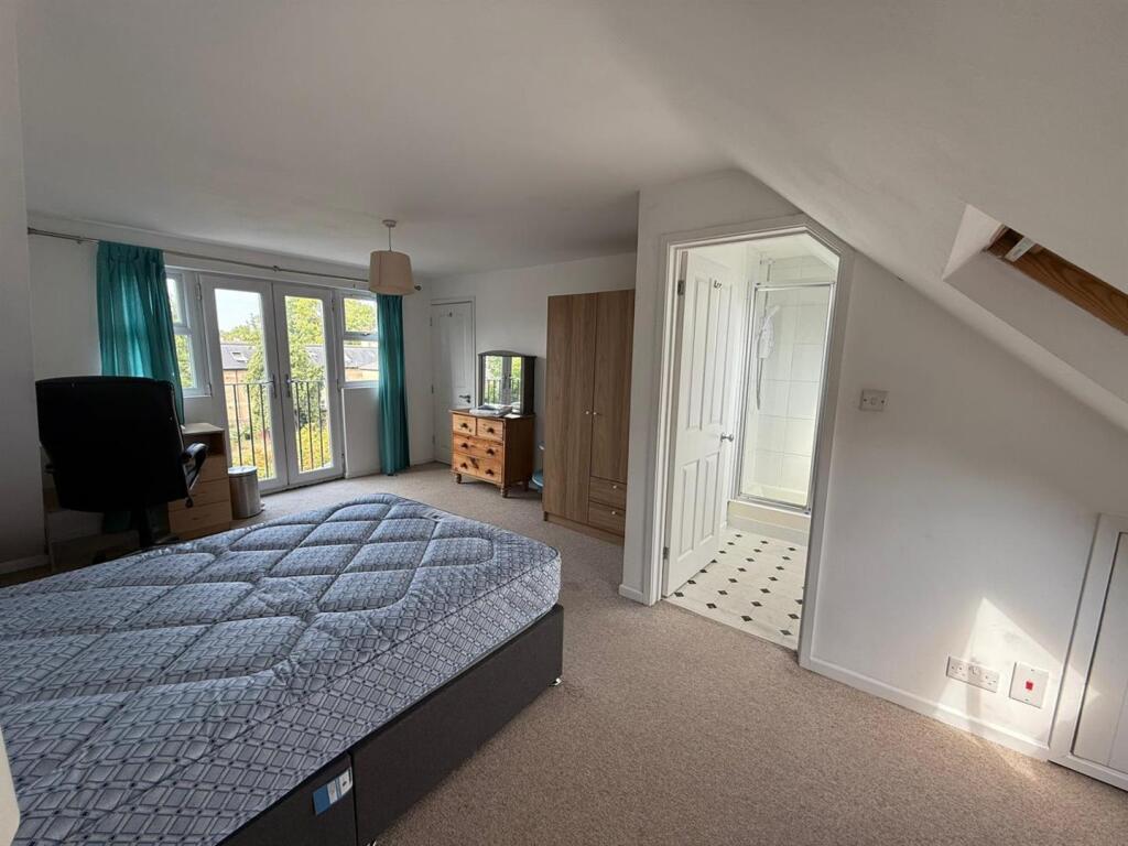 WhatsApp Image 2025-08-22 at 11.22.38 AM.jpeg