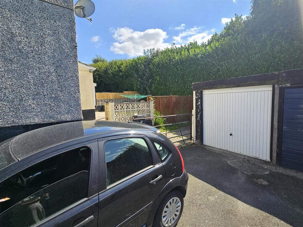 Garage.jpg