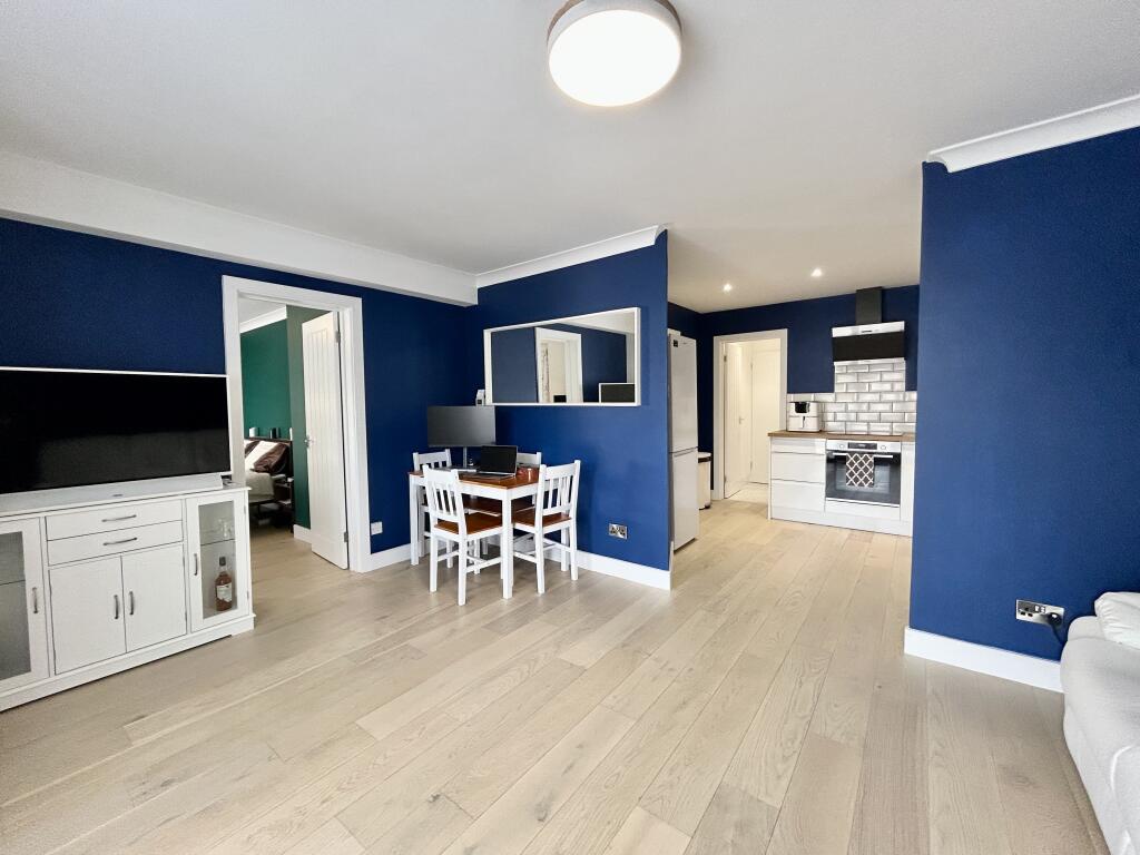 Lounge:Dining Room