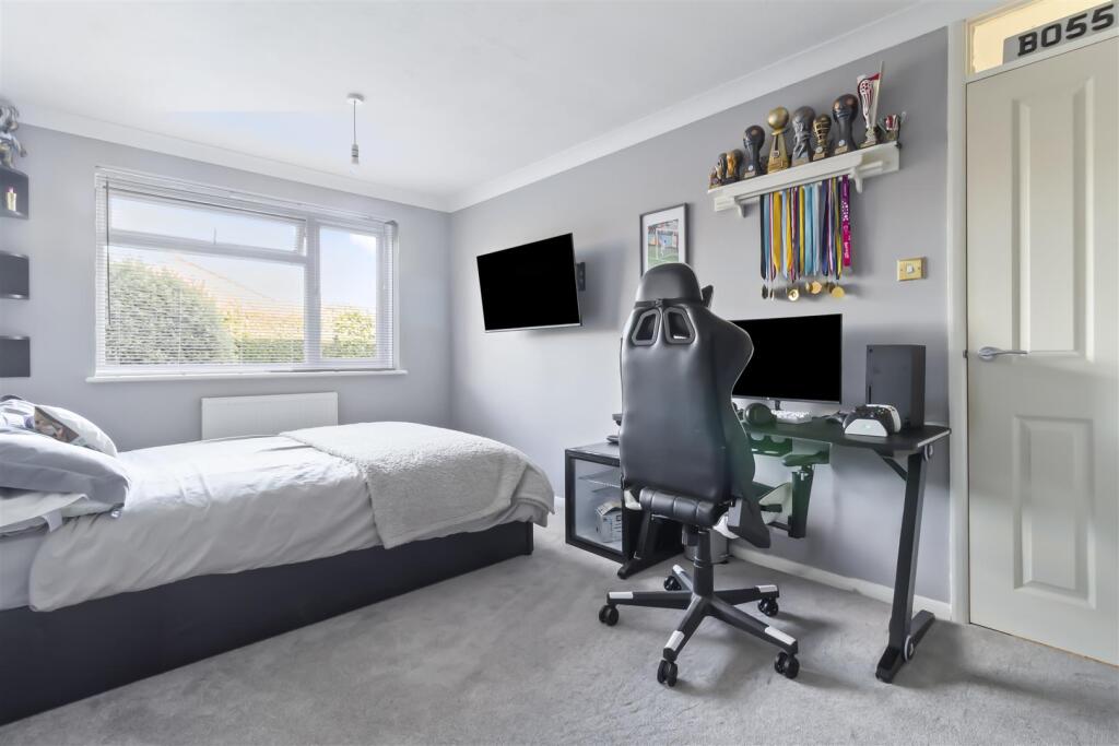 18 Vancouver Close-010.jpg