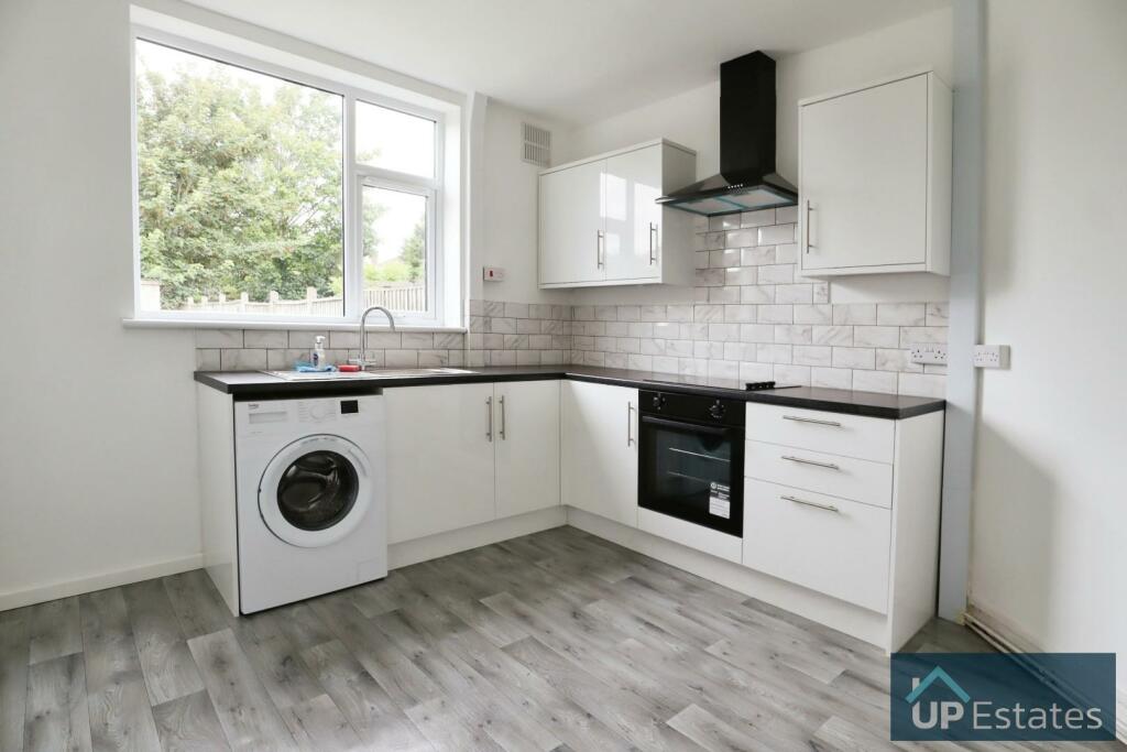 KITCHEN/ DINING ROOM