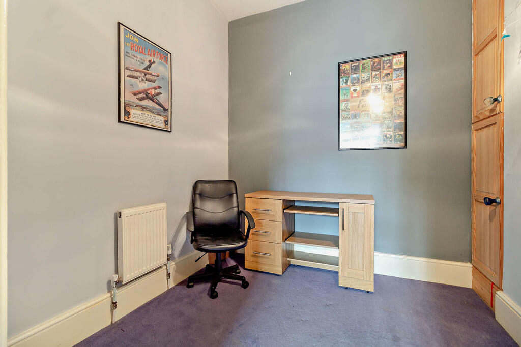 8592620-interior0...