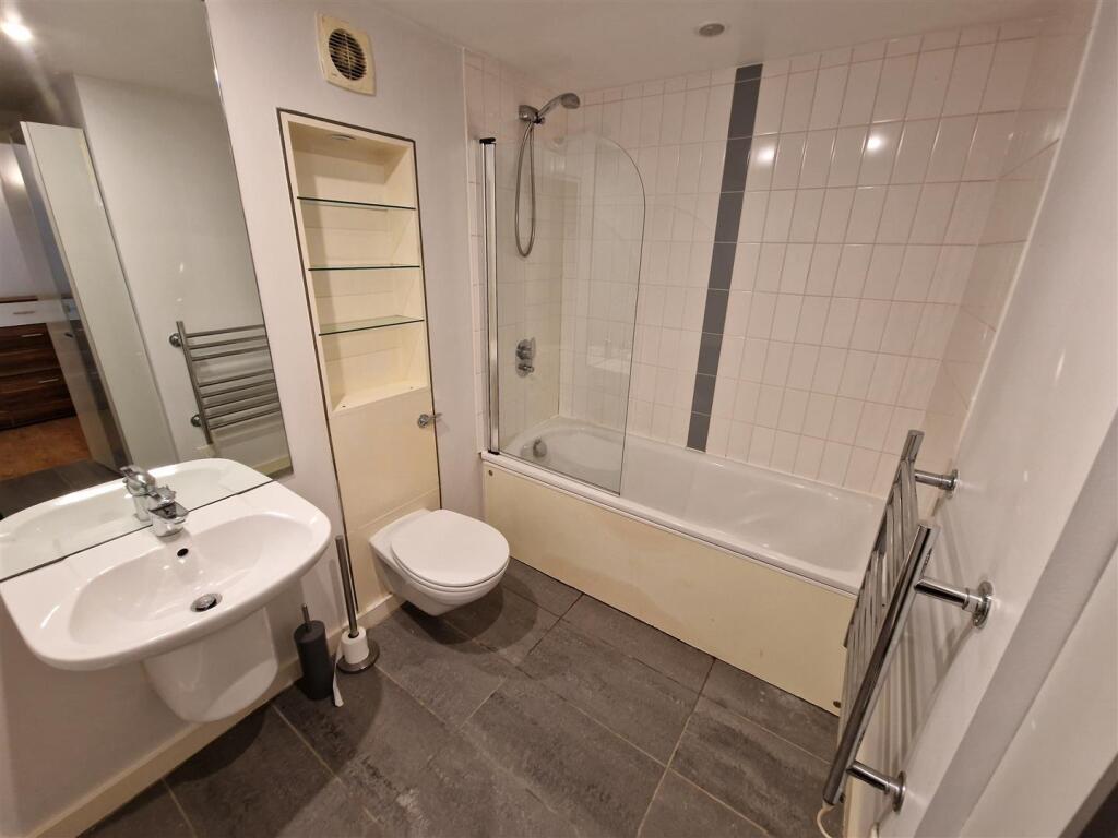 Main Bathroom