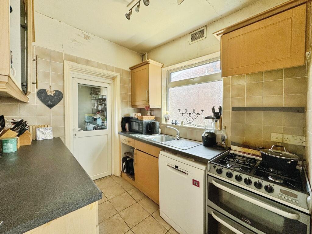 66, Crown Hills Avenue, LE5 4HE