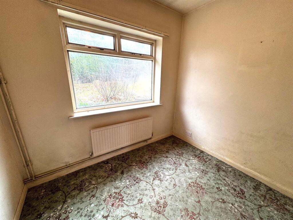 bedroom1.jpg