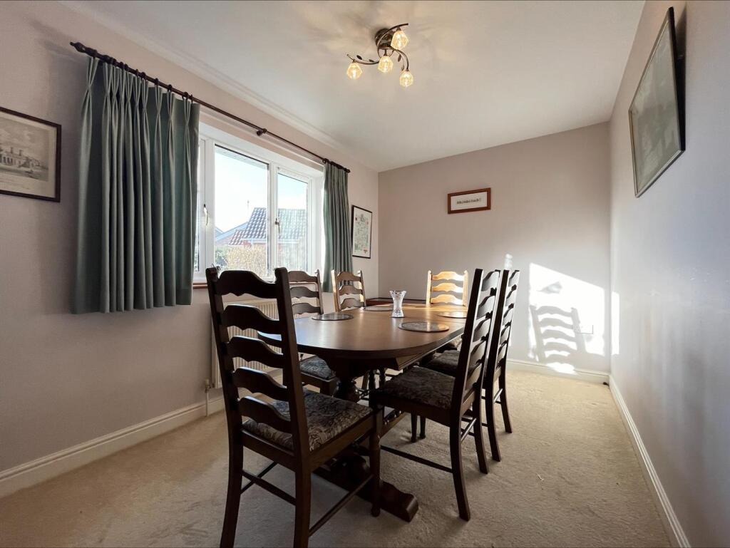 Dining Room/Bedroom 2