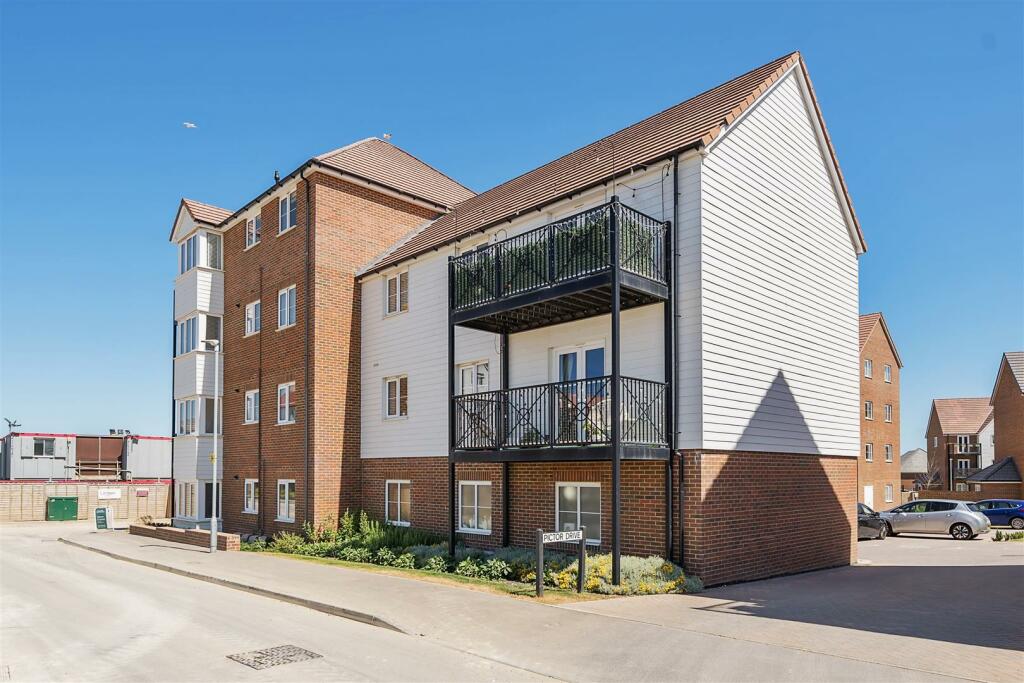 Pictor Drive 2 bedroom flat for sale by Guildcrest