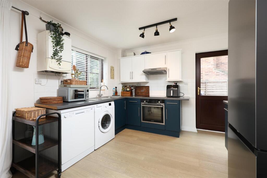 7 Niebull Close 5.JPG