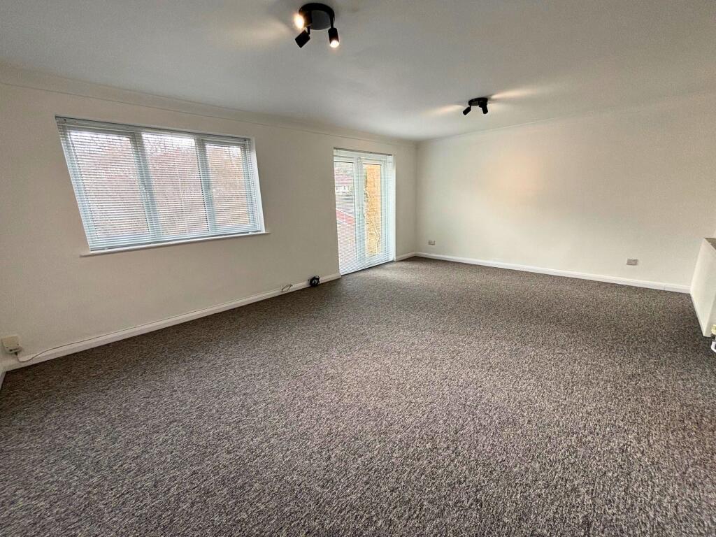 Lounge 2 (Lower floor)