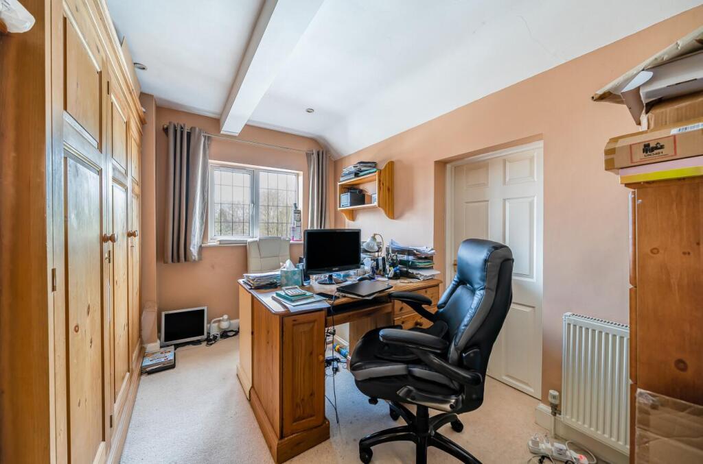 Davidson Frost-Wellings, DFW, Chiltern Avenue, Bus