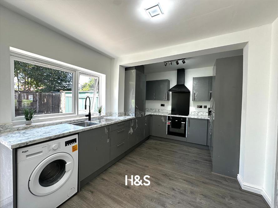 circular road - kitchen.jpg