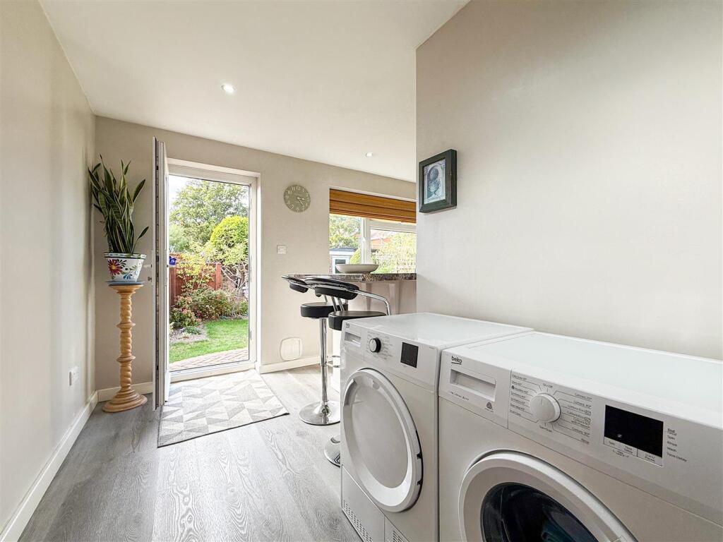 kitchen/utility