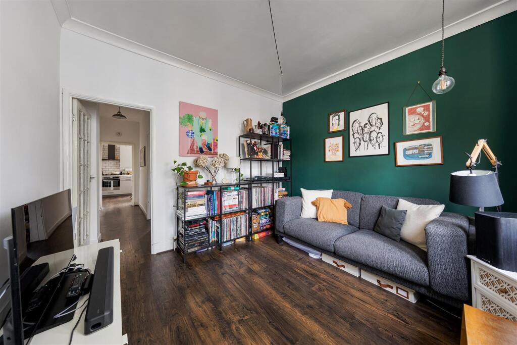 Farmilo Road, E17