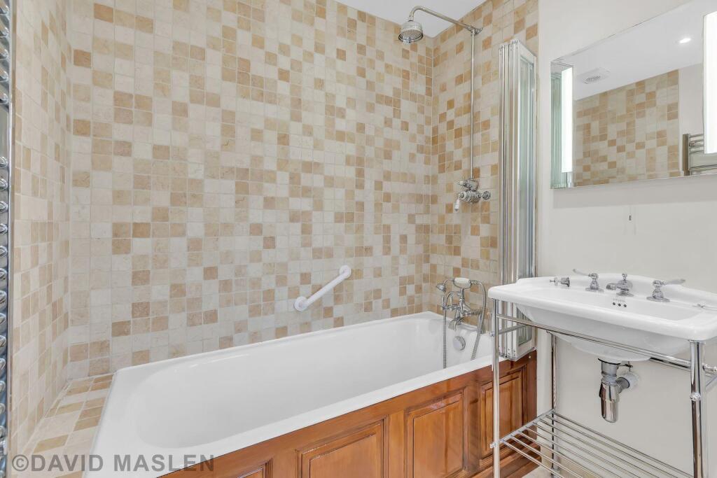bathroom1.jpeg