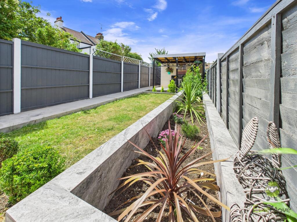 CAM01543G0-PR0136-STILL073