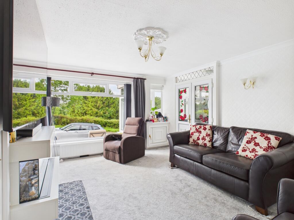 CAM03729G0-PR0063-STILL003