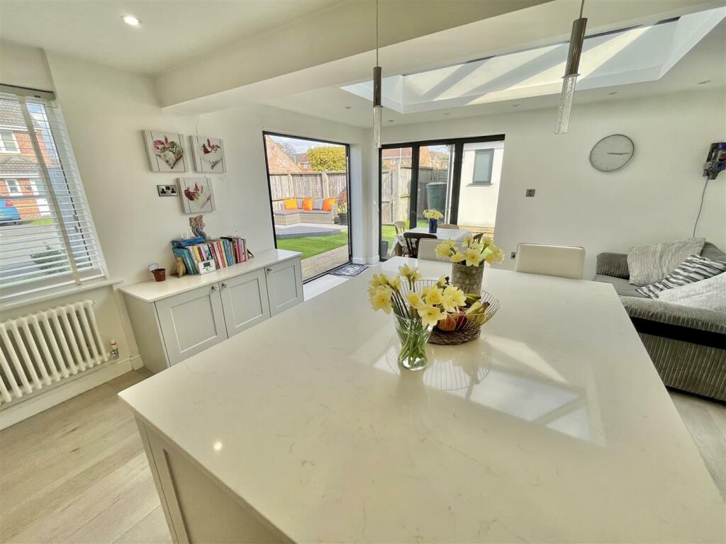 Dining Kitchen Aspect 6.jpg