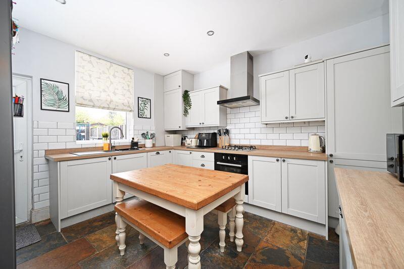 Modern Dining Kitchen