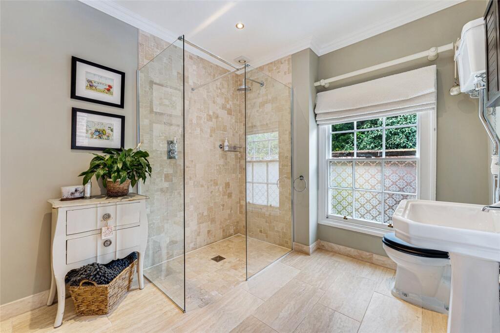 Family Shower Room