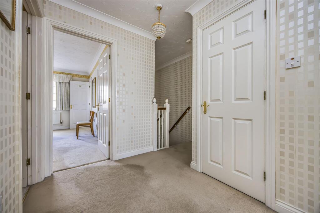 15 Teal Close, Horndean-PorticoMarketing-SoldBy-08