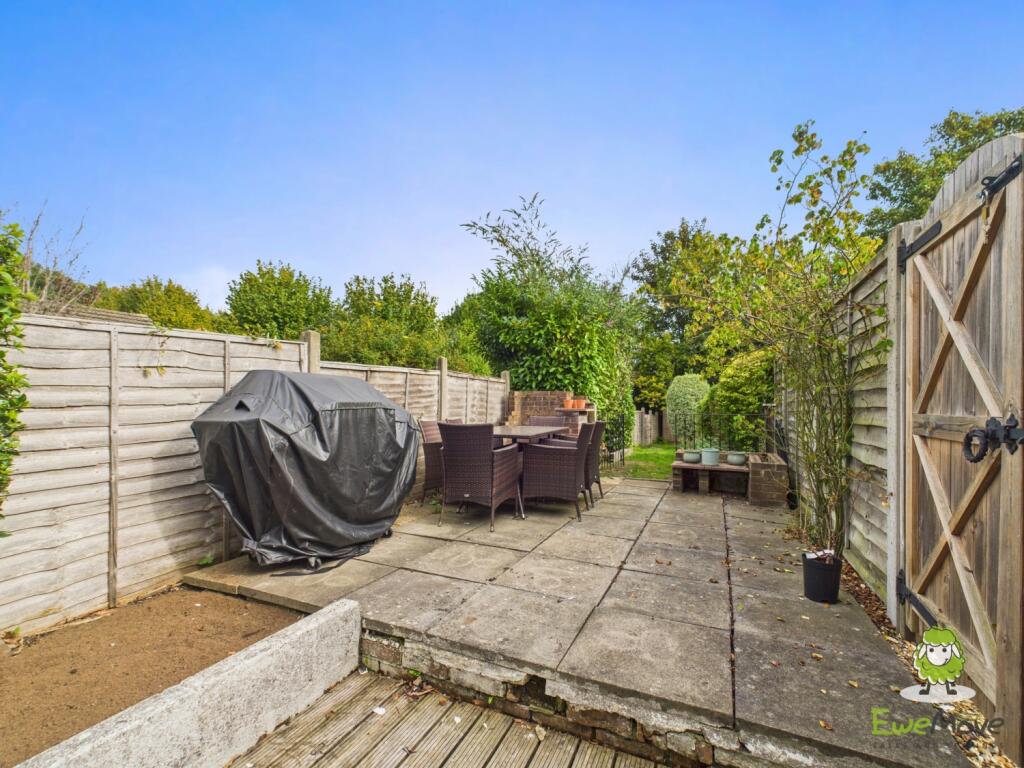 EweMove Estate Agents Basingstoke - Upper Sherbour