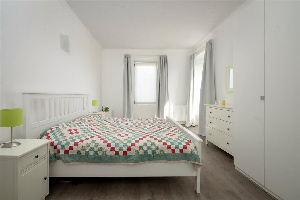 Earlston Place 8
