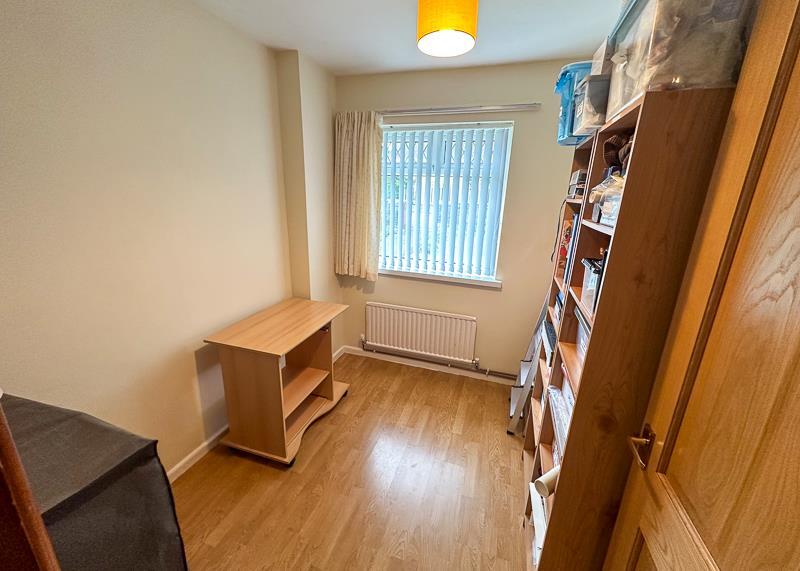 BEDROOM 3 / HOME OFFICE