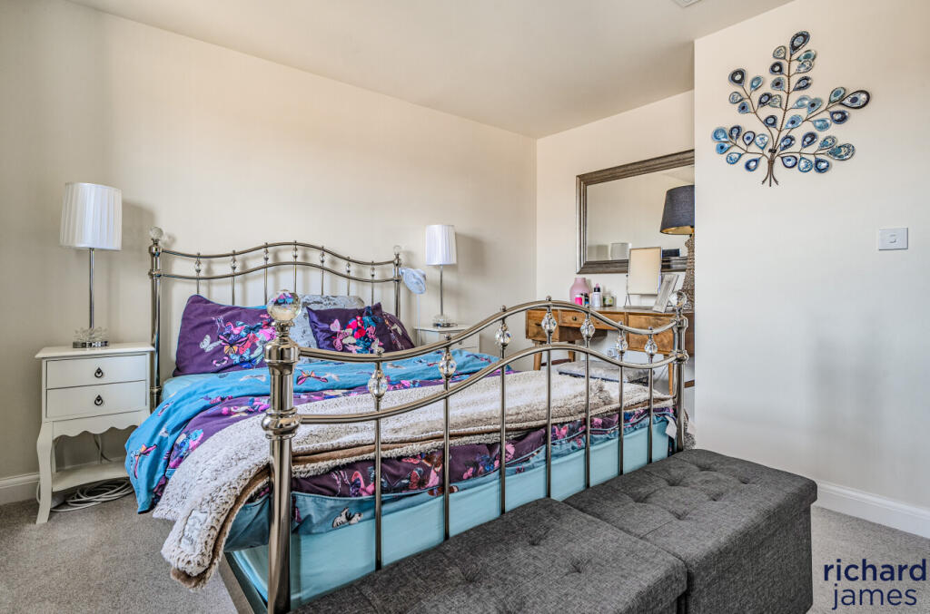 a3b7c0cd-806b-49f...