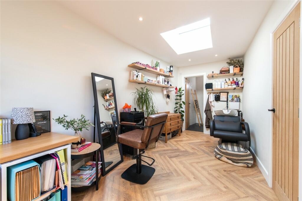 Salon
