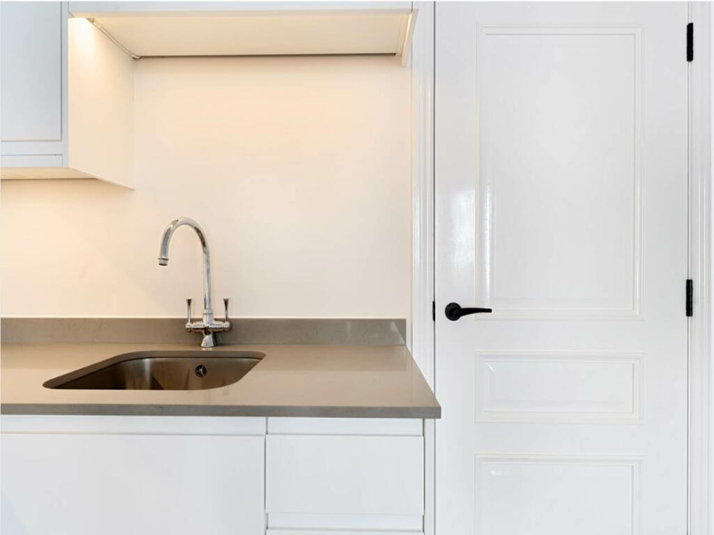 white kitchen (1)
