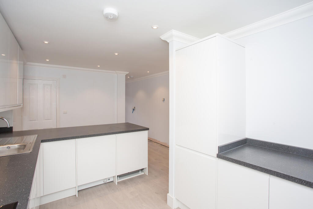 14 Avenue rd 7.jpg