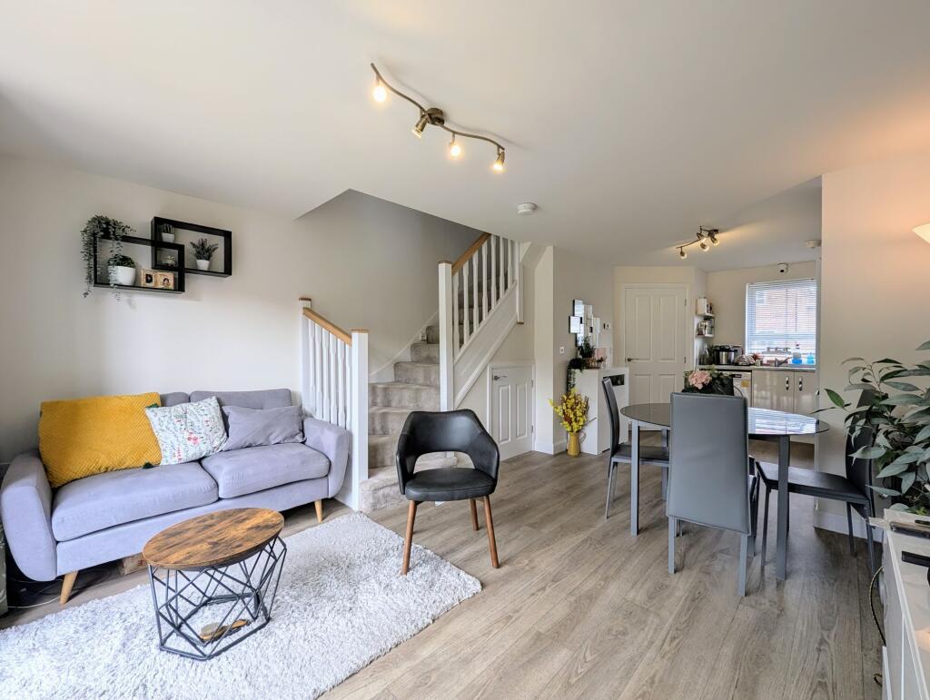 Open Plan Lounge &amp; Kitchen / Diner