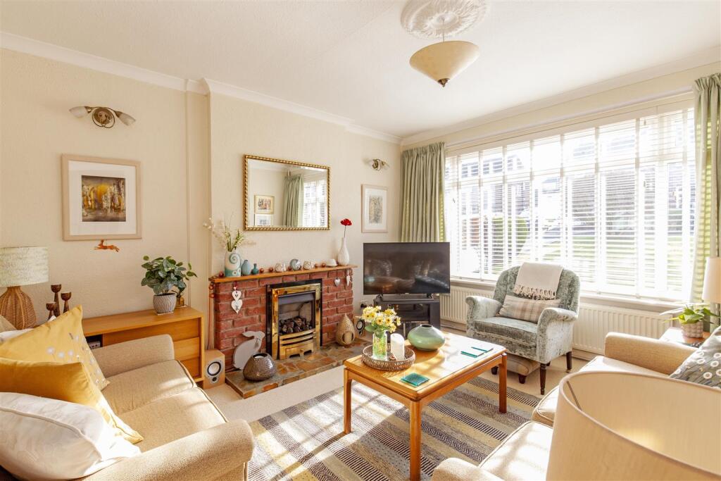 Reception Room-2.jpg