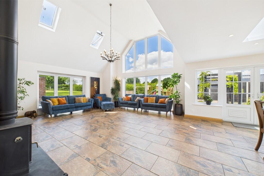 CAM01689G0-PR0470...