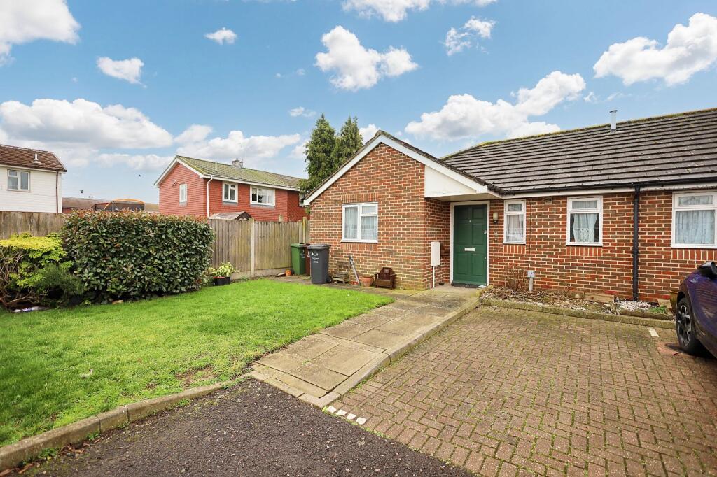 3 Pond Lees Close, Dagenham, RM10 9BQ