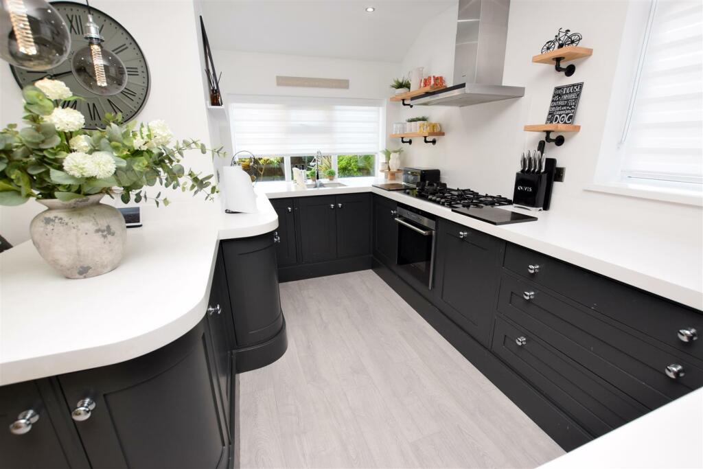 LIVING KITCHEN DINER