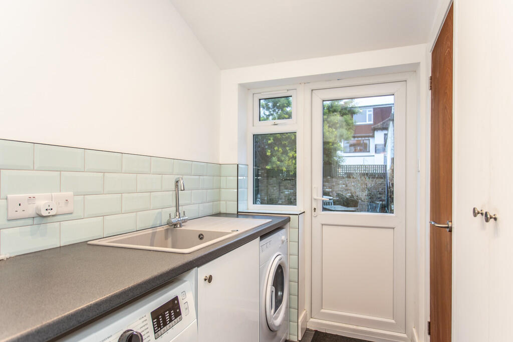 70 Braemore Road5...