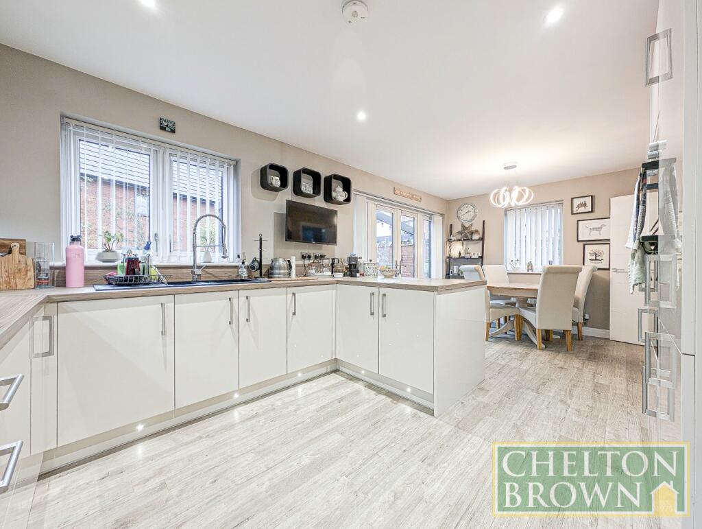 Kitchen &amp; Diner