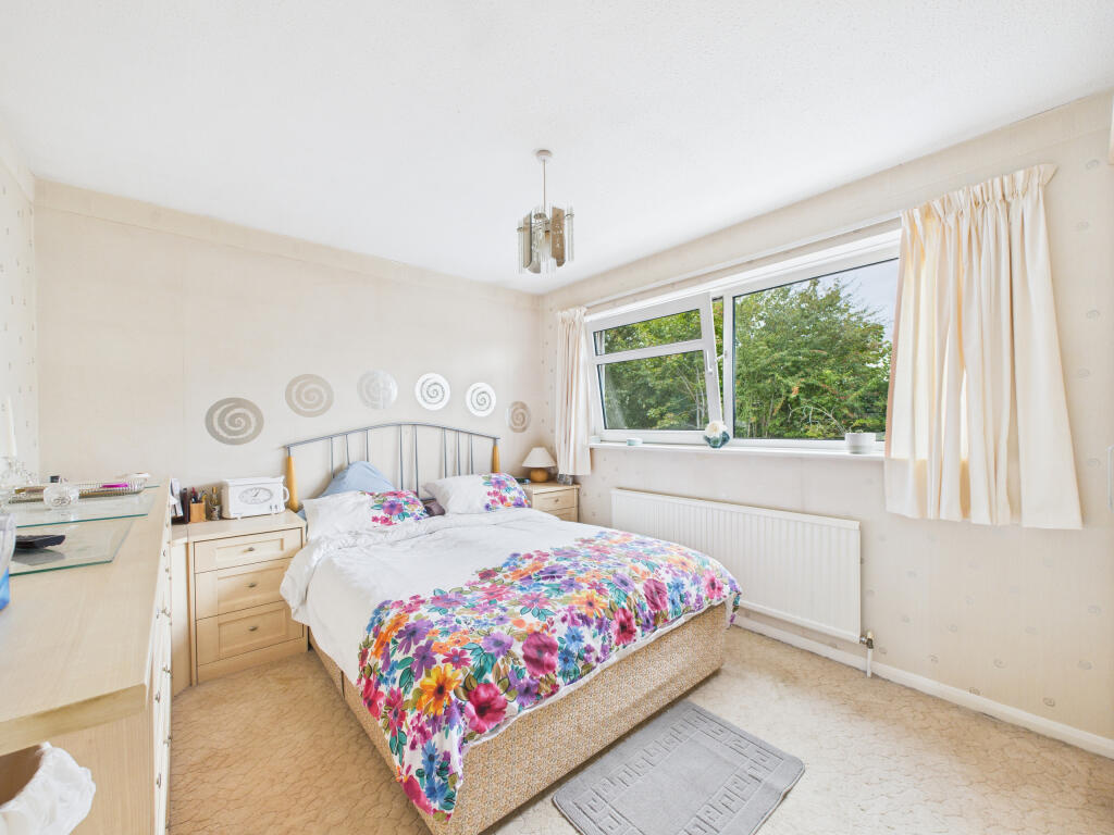 CAM02909G0-PR0484-STILL035