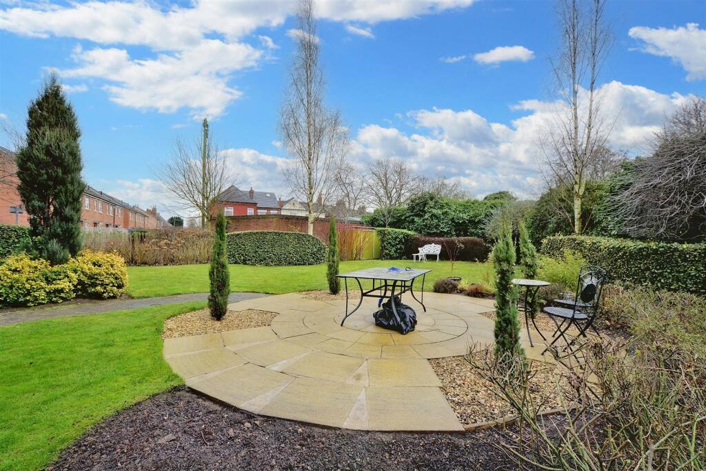 Brooklands court garden.jpg