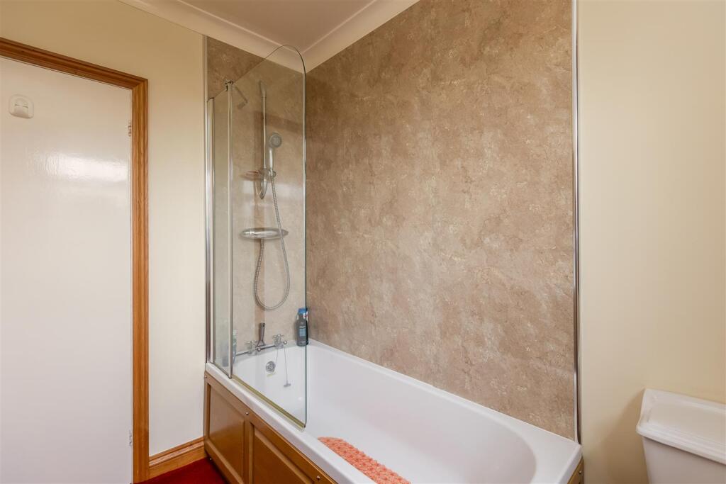 Station Road 9A Bathroom-2.jpg