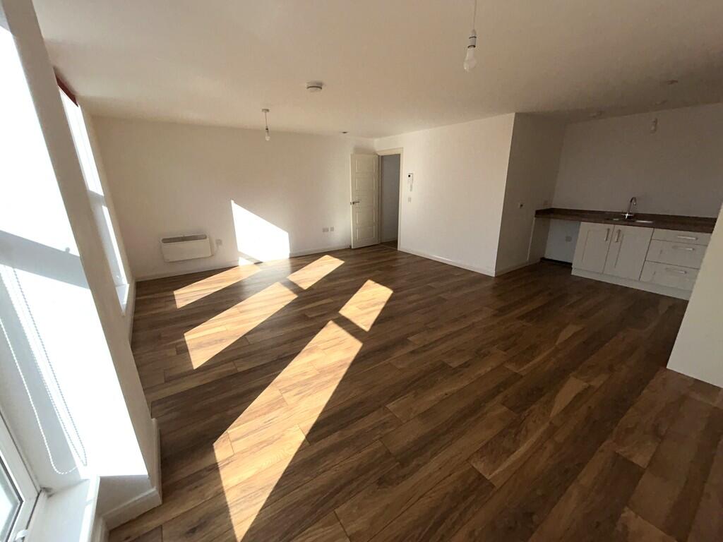 FRONT ROOM 1