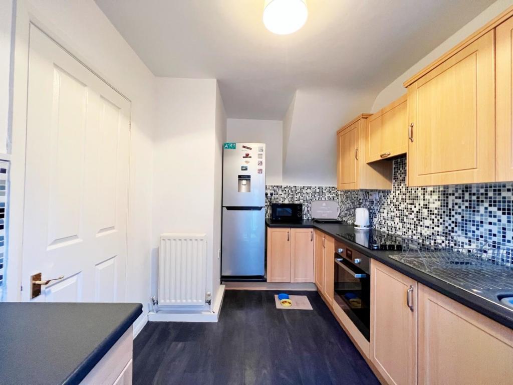 Kitchen pic 1.jpg