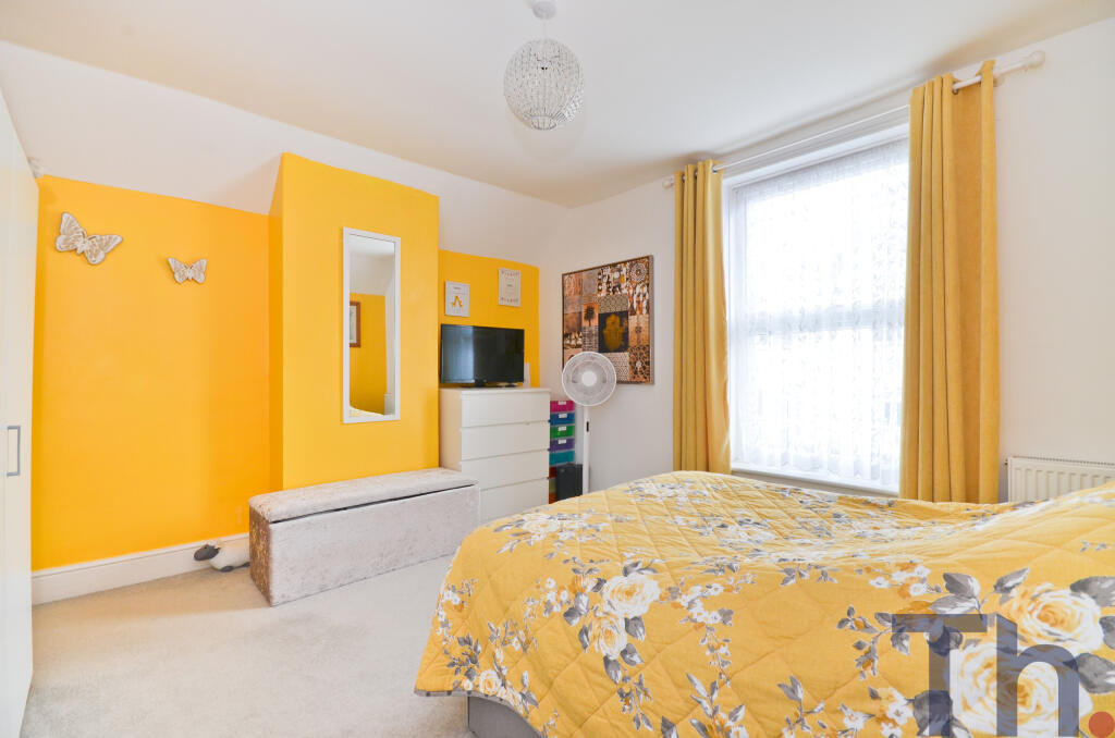 Bedroom 2.JPG