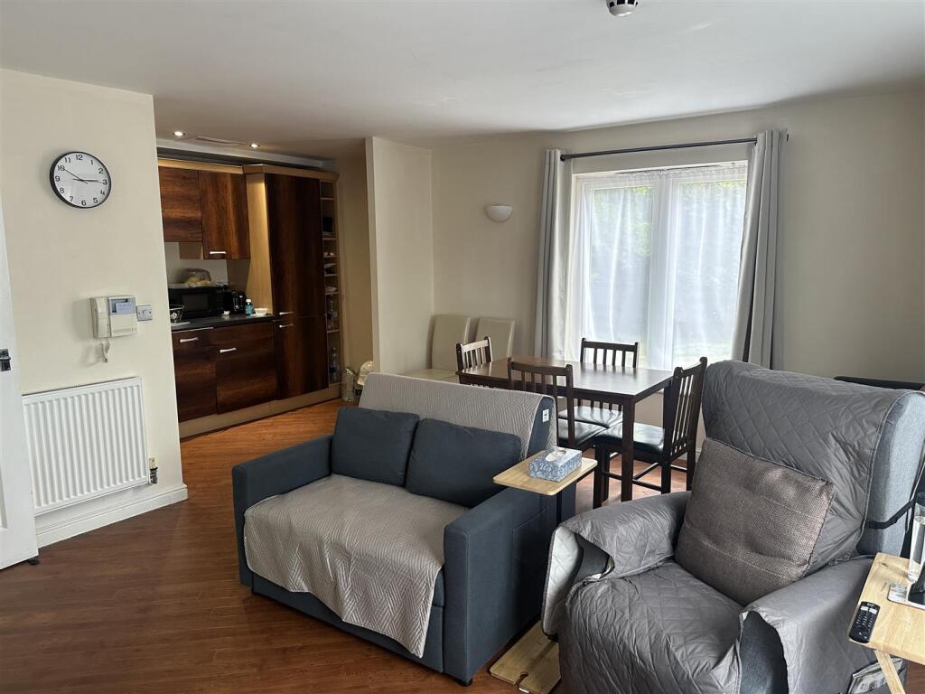 Open Plan Lounge/Kitchen Space