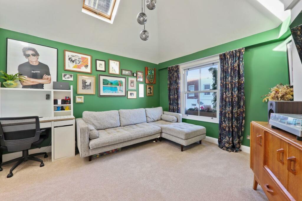 01-128cJHPropWorld - 233b Dartmouth Road - 3 (1)-m
